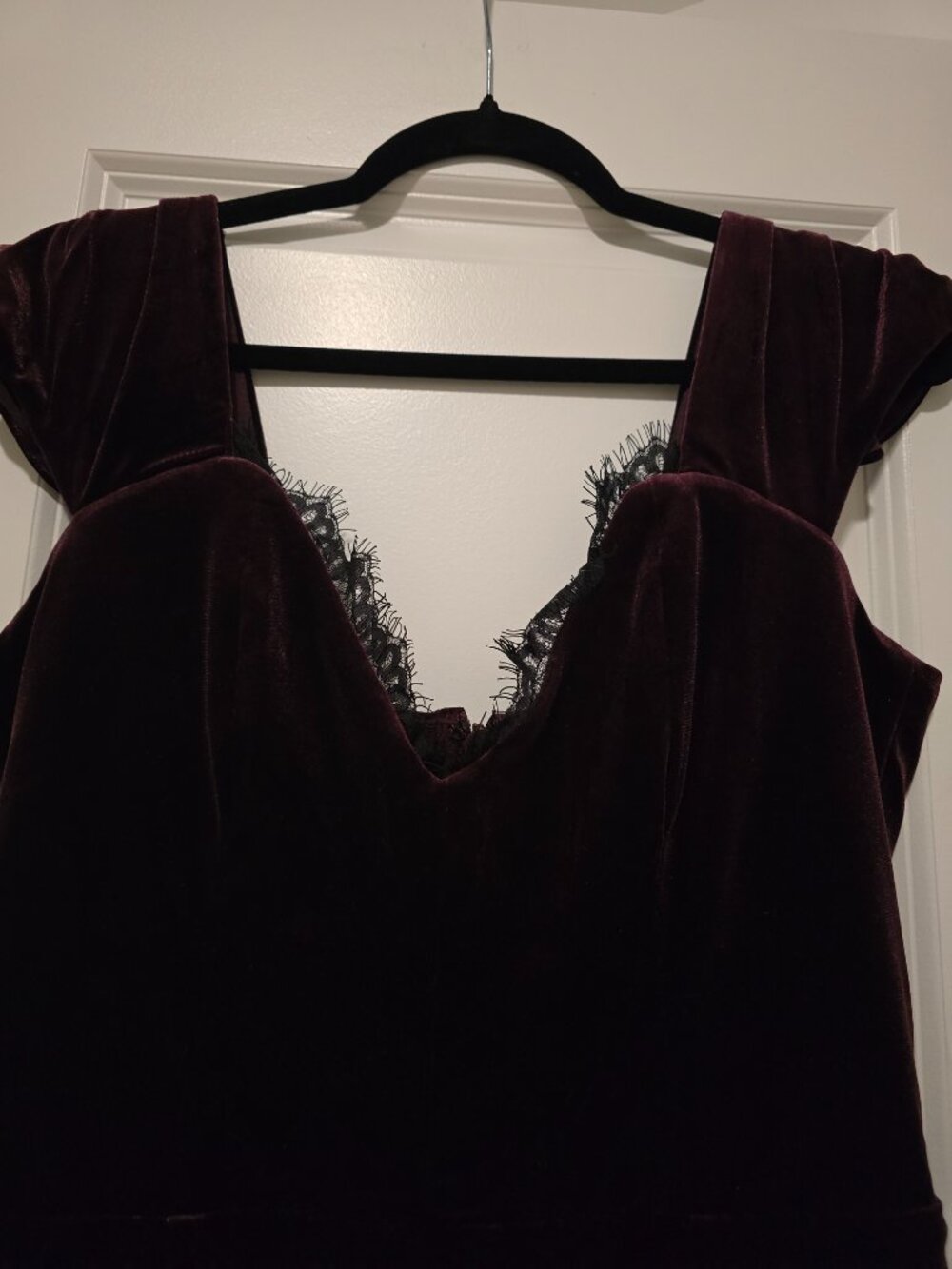 NWT La Femme en Noir Burgundy Velvet Midi Dress XL Lace Gothic Holiday Cocktail - Picture 3 of 7